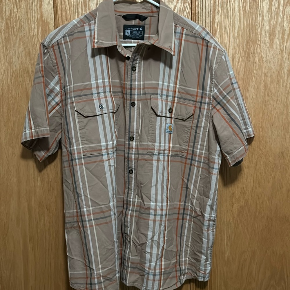 Carhartt men’s short sleeve shirt. Size XL Loose fit.